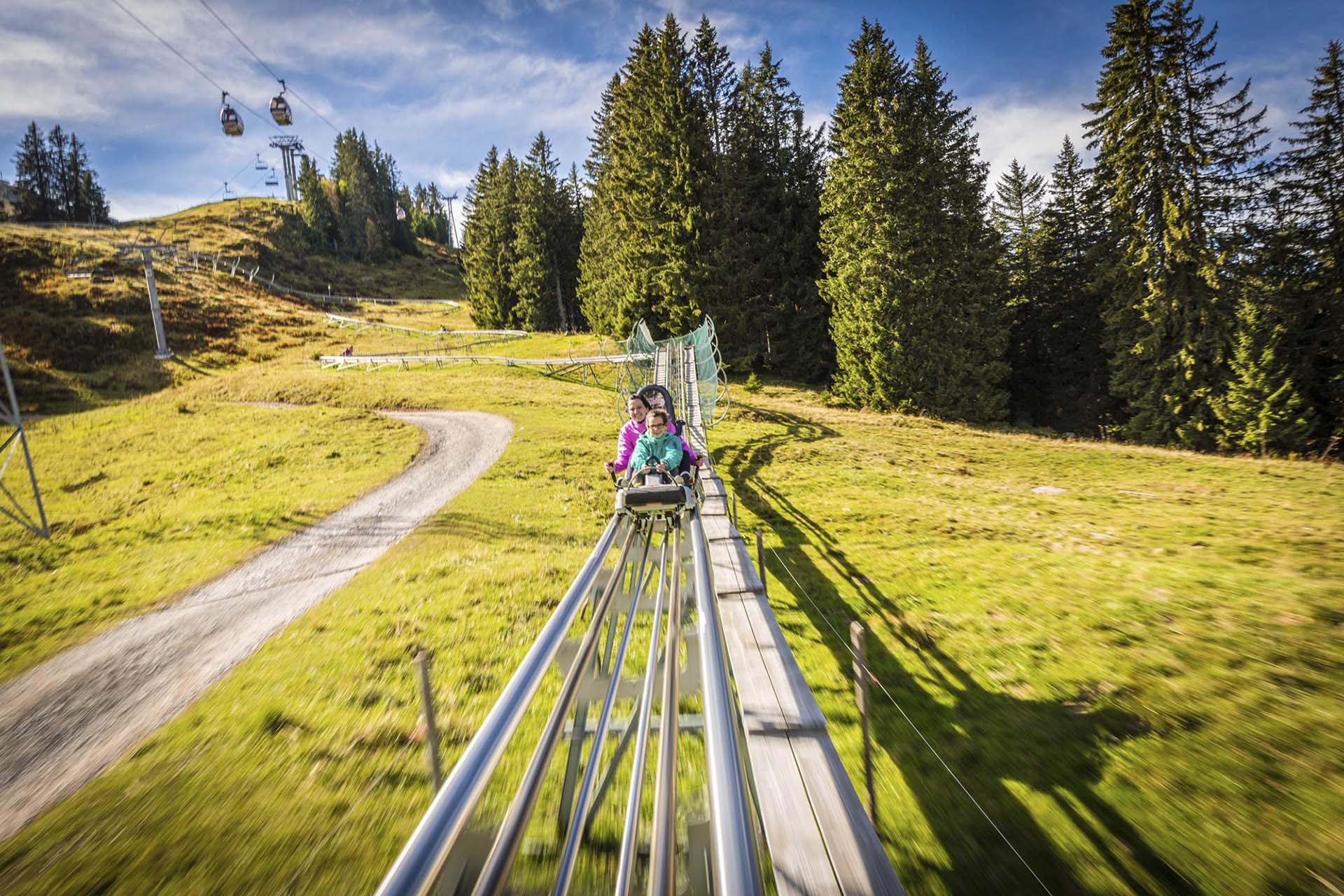Rodelspass für Gross und Klein auf dem Erlebnisberg Pradaschier