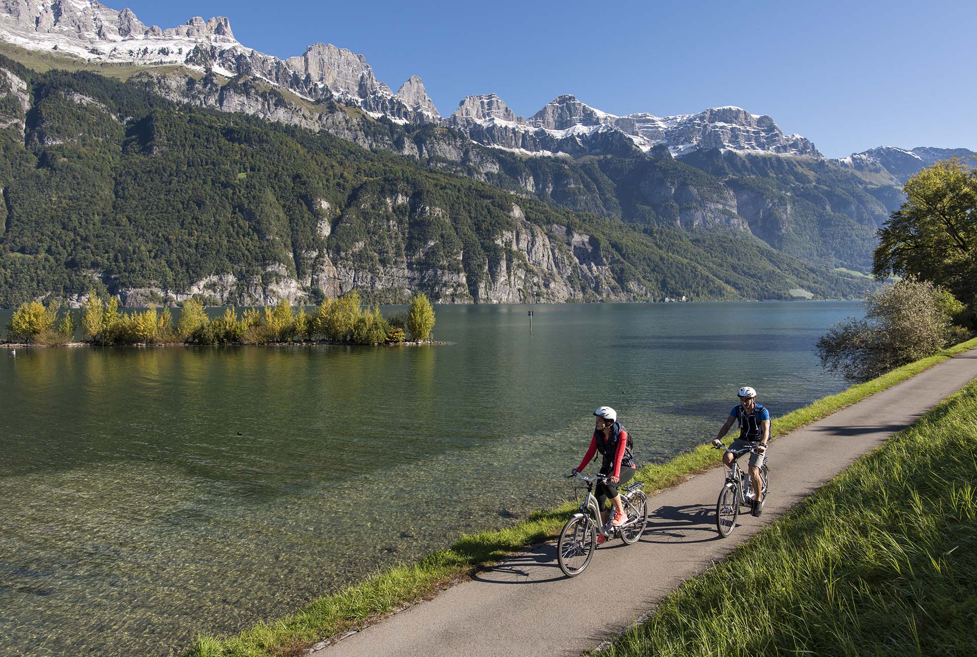 Sommerliche Biketour entlang des Walensees